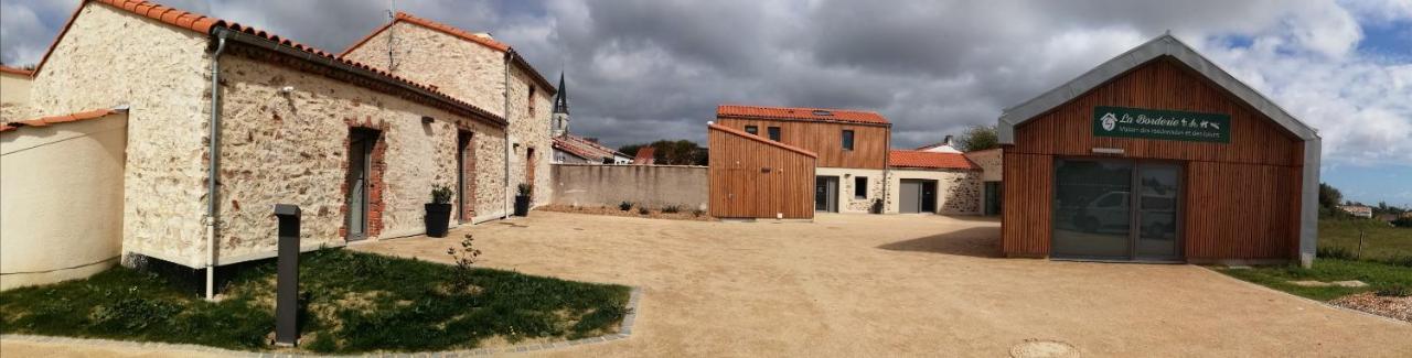 La Borderie - Maison Des Randonnees - Gite Etape - Gite De Groupe Vairé Eksteriør bilde