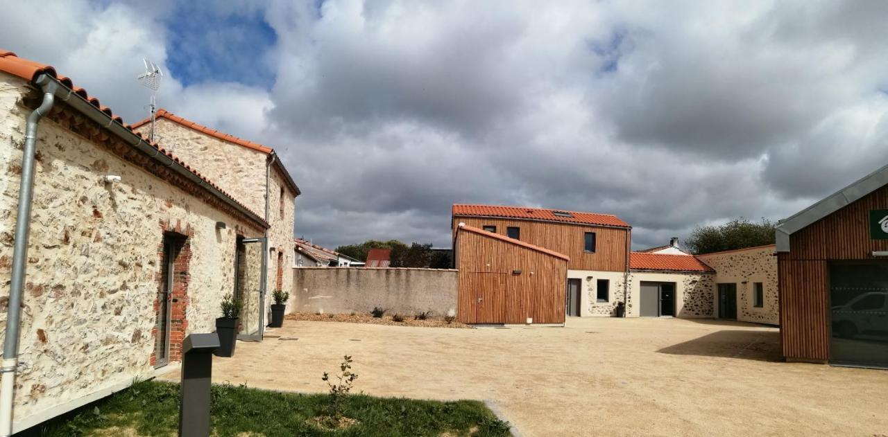 La Borderie - Maison Des Randonnees - Gite Etape - Gite De Groupe Vairé Eksteriør bilde